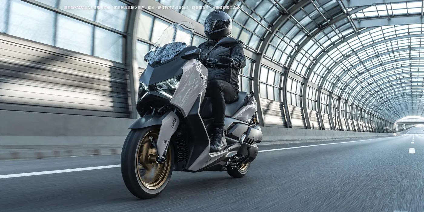 YAMAHA XMAX 官方形象照