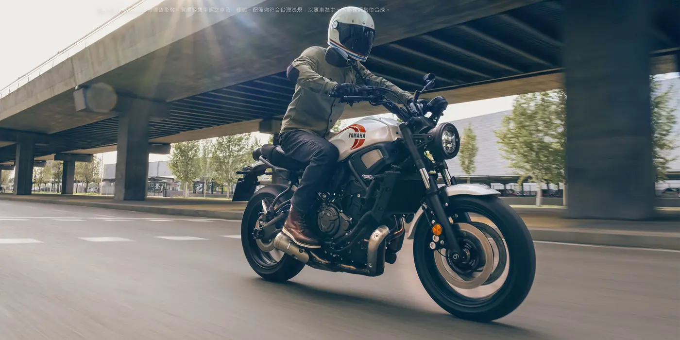 YAMAHA XSR 700 官方形象照