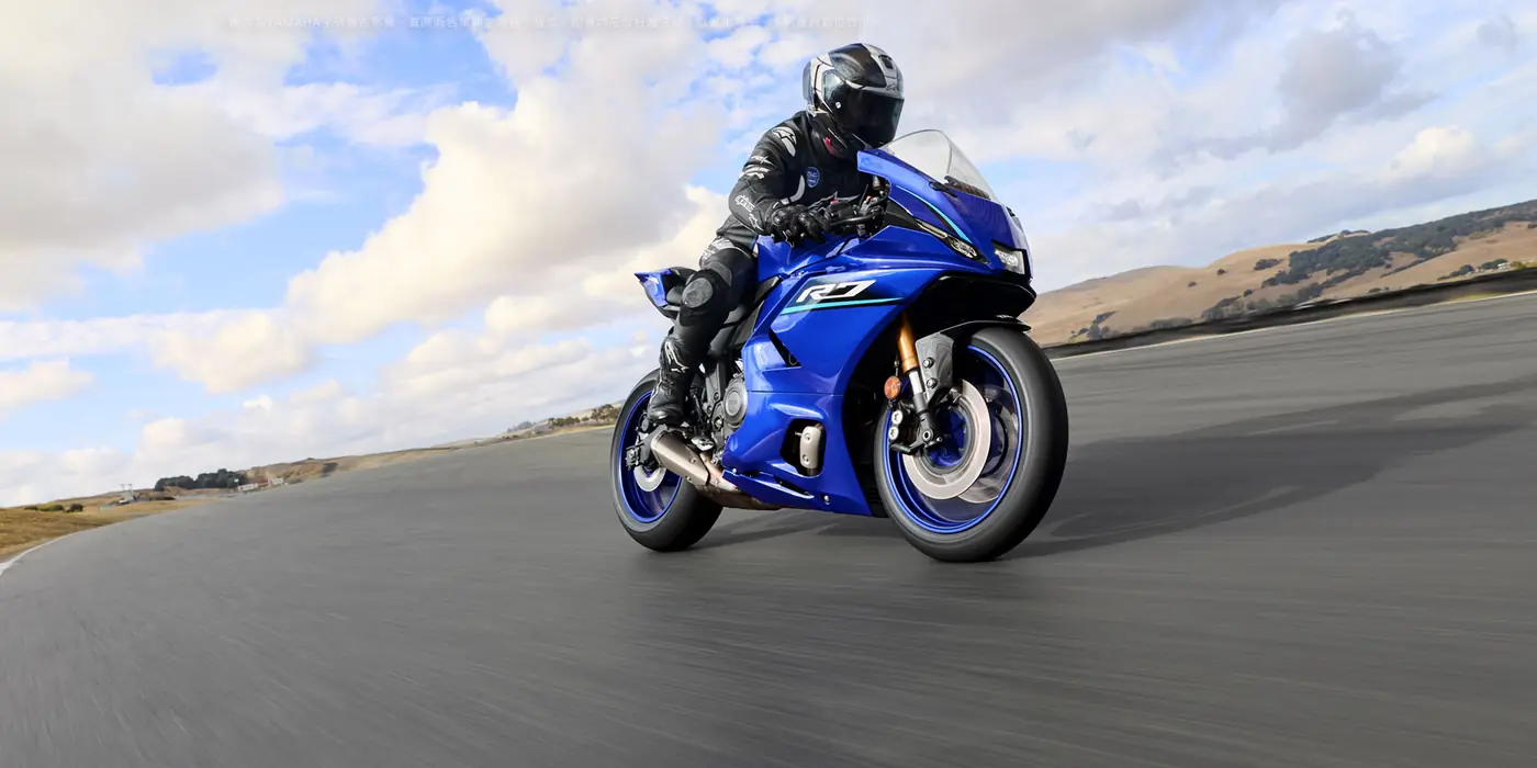 YAMAHA YZF-R7 官方形象照